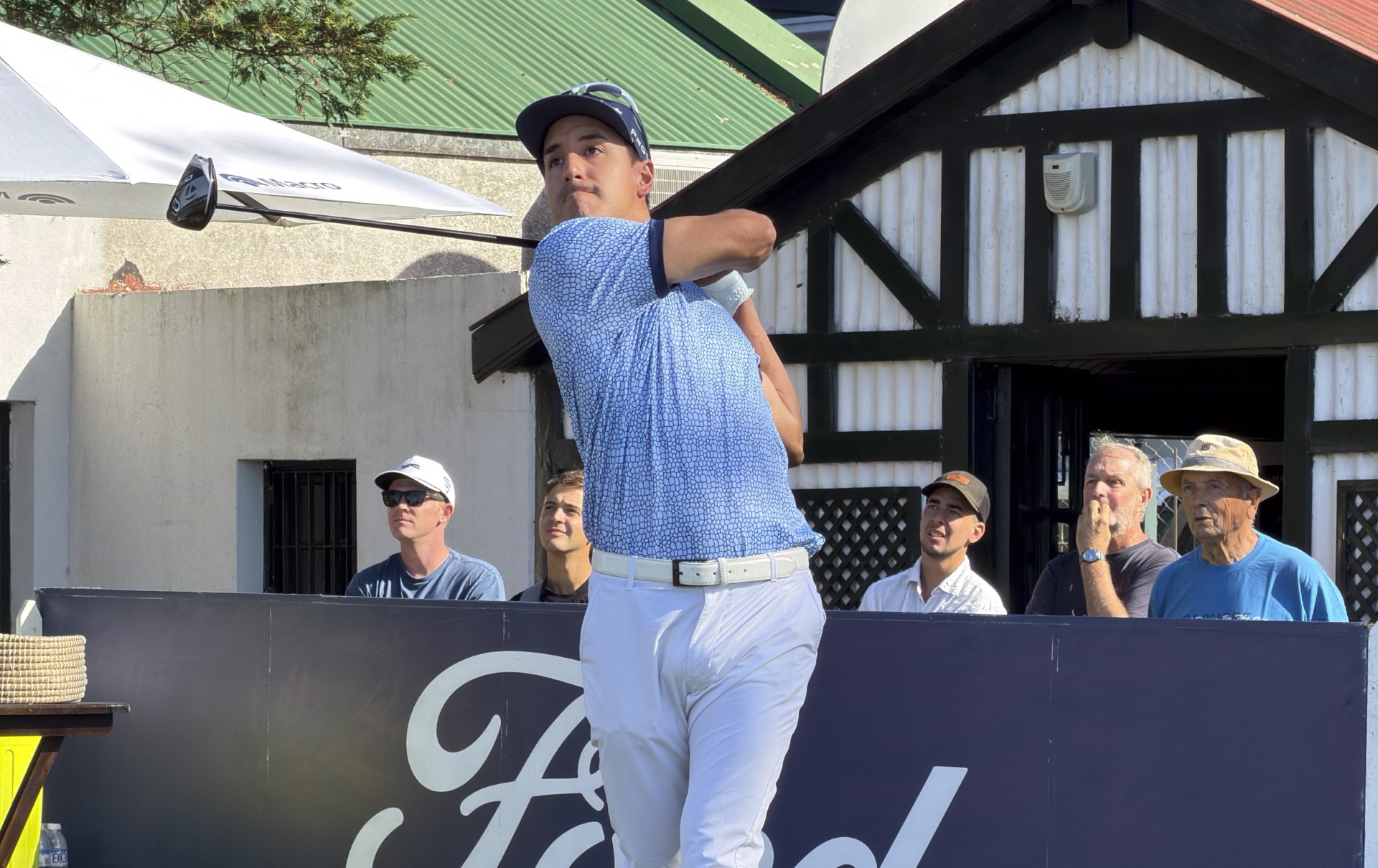 Mauro Báez mantuvo la punta en el Abierto del Sur