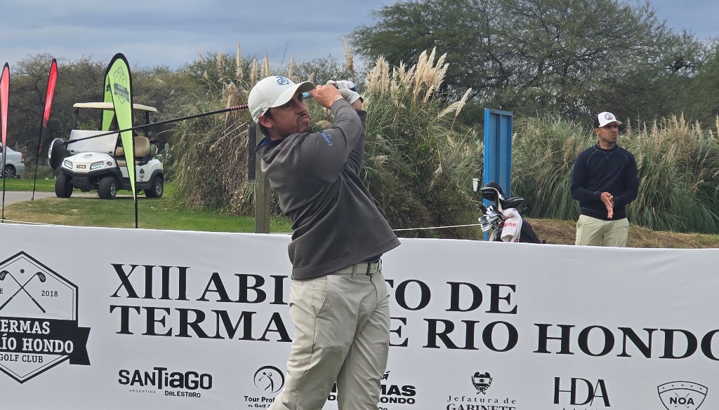 Andrés Gallegos se escapa en la punta